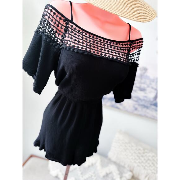 Flirtatious Outing cold shoulder crocheted gauzy shorts romper L - Picture 2 of 5